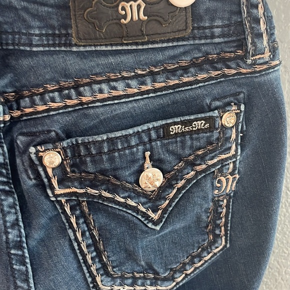 Miss Me Denim - Miss Me Jeans with embellished pockets  size 29